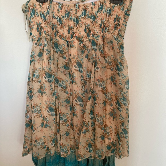 Cute very light fabric dress - Picture 2 of 2